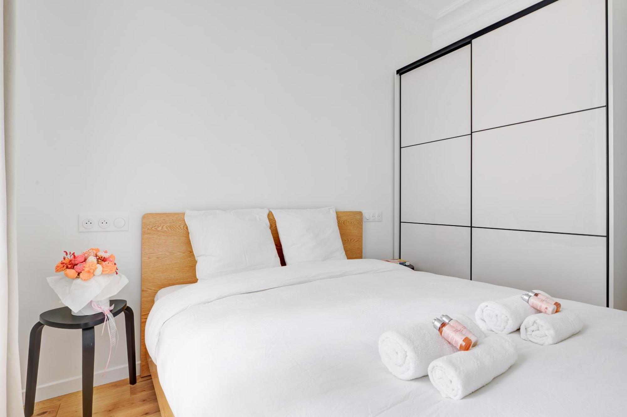 Parisian Elegance - Luxury In Daumesnil Paris