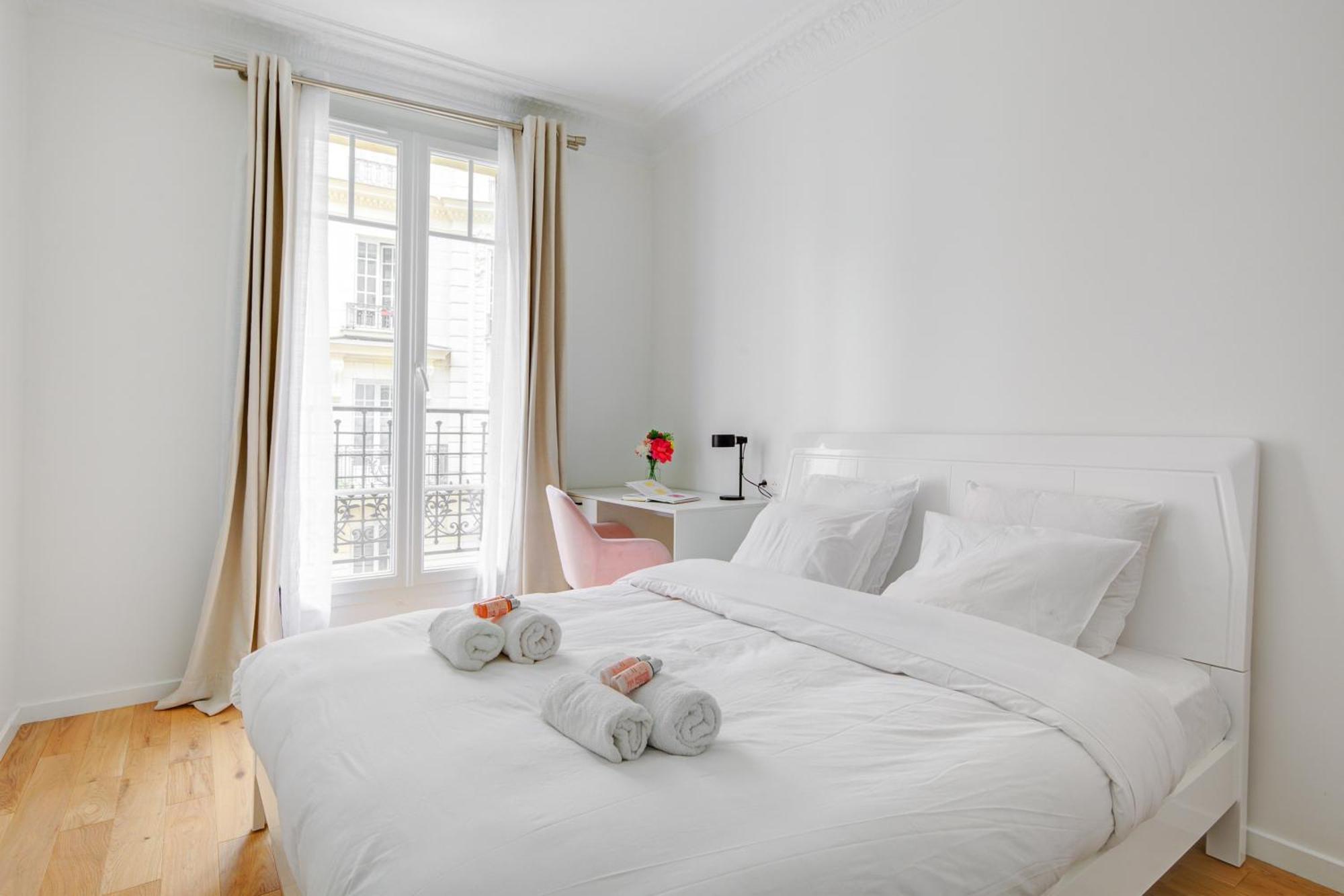 Parisian Elegance - Luxury In Daumesnil Apartment Paris